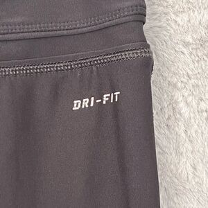Nike Woman’s Dri-Fit Yoga Pants with interior pocket. size Small